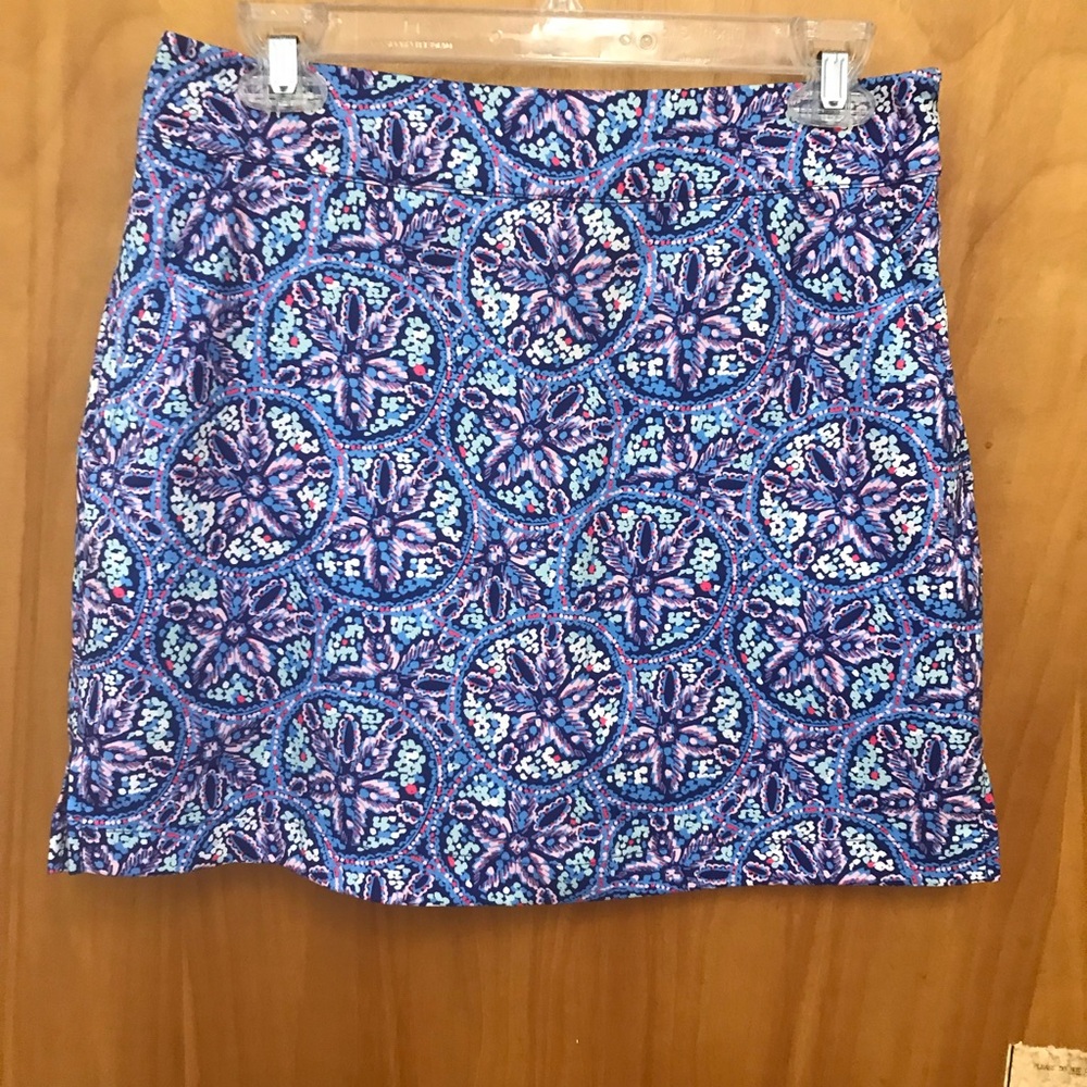 Vineyard Vines Skort  blue / purple mosaic pattern sz 2